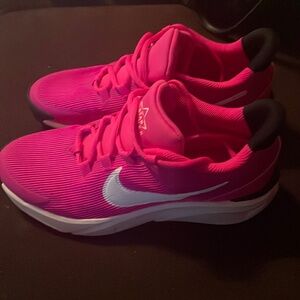 Nike Star Runner Sneakers - Youth Sz 5 NEW!!